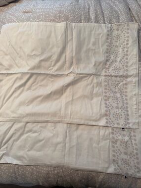 2 Kate Spade NY White Decorative Pillow Sham